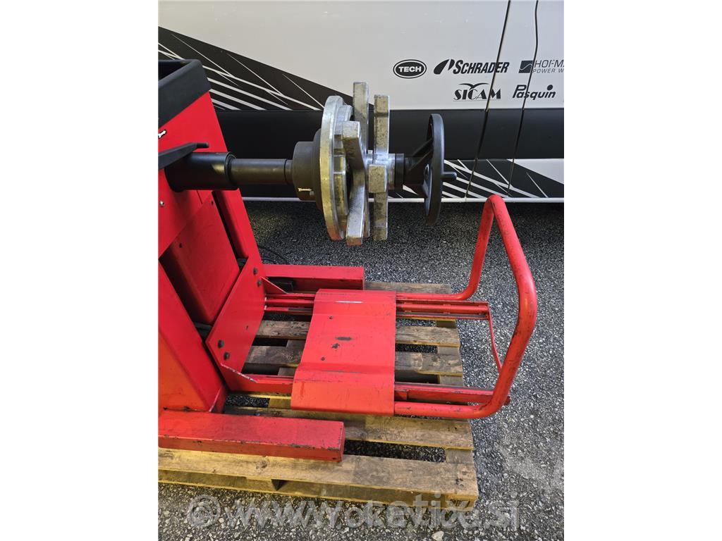 Tovorni centrirni stroj TIP TOP 792 - rabljen