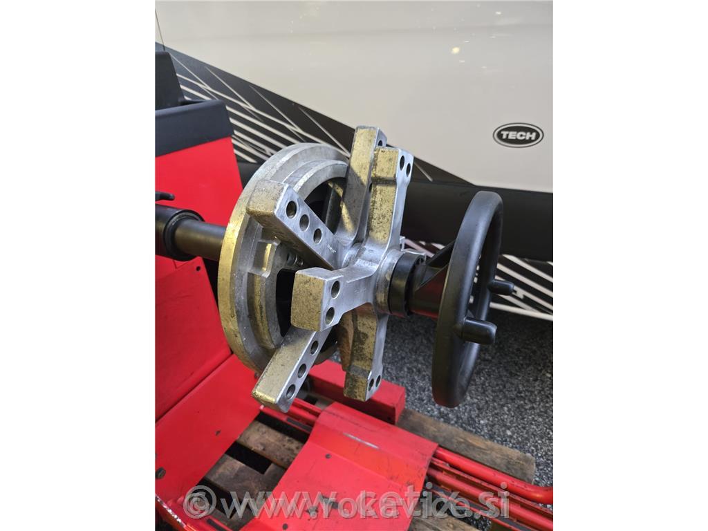 Tovorni centrirni stroj TIP TOP 792 - rabljen